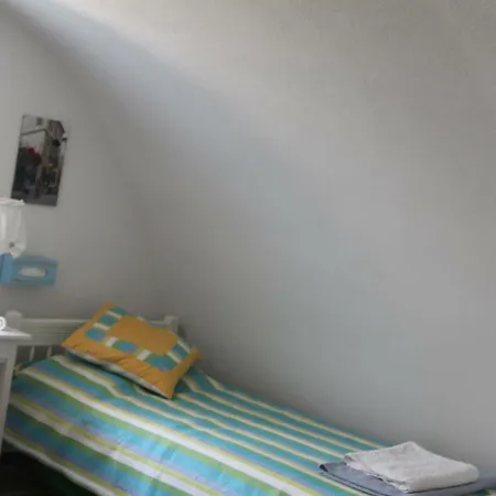 The Studio, * Leonídion