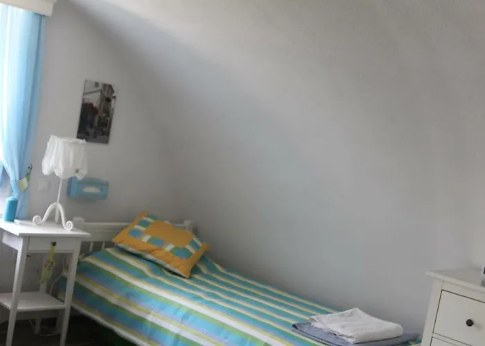 The Studio, * Leonídion